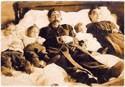 Fotografías post mortem, una vieja y morbosa costumbre.