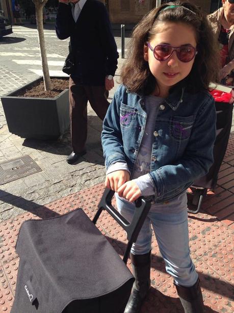 andar, caminar, running, helado, deporte, vacaciones escolares, rutina, foto del día, escribir cuentos, leer libros, lectura, escritura, deberes, diversión, niños, comprar, zapatos, zapatos infantiles, sandalias, zapatop, blog diario, solo yo, blog solo yo, peluches, venta, wallapop, moros y cristianos, Alcoly, zafarrancho, limpieza, ama de casa, biblioteca, album ilustrado, cuentos, libros, 