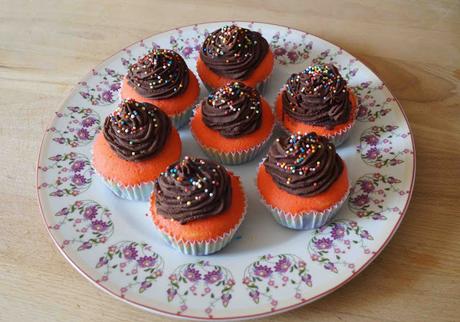 Magdalenas de vainilla arcoiris / Rainbow vanilla cupcakes