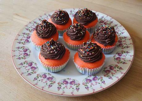 Magdalenas de vainilla arcoiris / Rainbow vanilla cupcakes