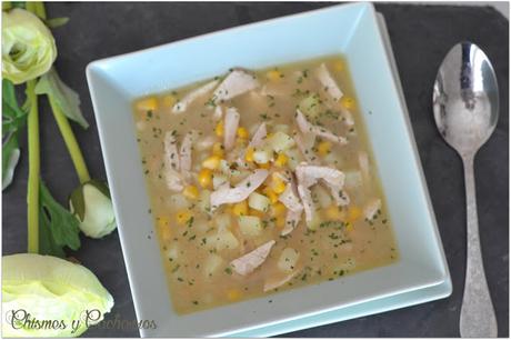 Sopa de pollo y maíz dulce