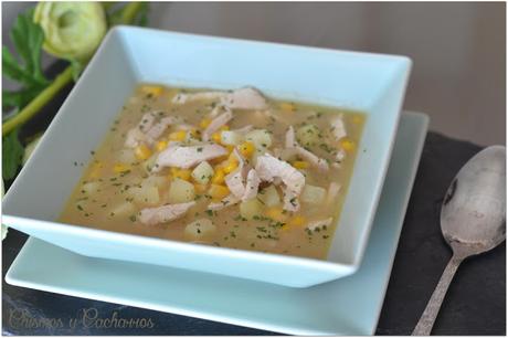 Sopa de pollo y maíz dulce
