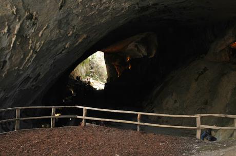 LAS CUEVAS DE ZUGARRAMURDI Escrito por Haizea