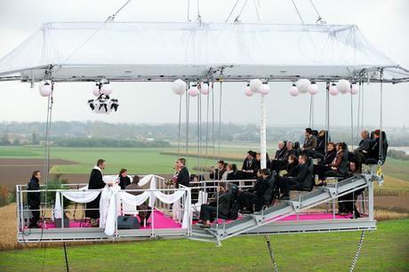 Una boda en las alturas gracias a Dinner in the sky
