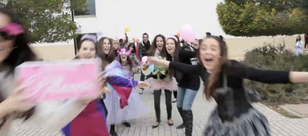Lipdub con personajes publicitarios en la Universidad de Alicante