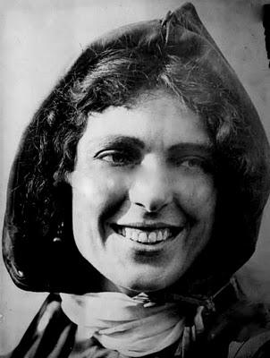 Tres pioneros de hace casi cien años; el cine, la aventura y una Navidad.