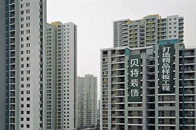 China sube las tasas de interés para pinchar su burbuja inmobiliaria