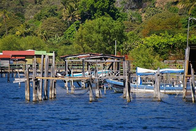 Lago de Coatepeque, calma transparente