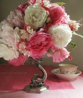 C u r i o s i d a d e s {C u r i o s i t i e s } C u r i o s i d a d e s {C u r i o s i t i e s }