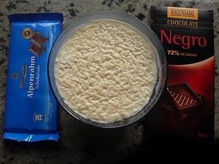 TURRÓN DE CHOCOLATE RELLENO DE ARROZ CON LECHE
