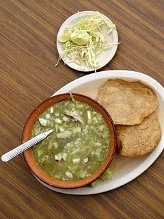 Comer en exceso durante fiestas decembrinas aumenta casos de reflujo