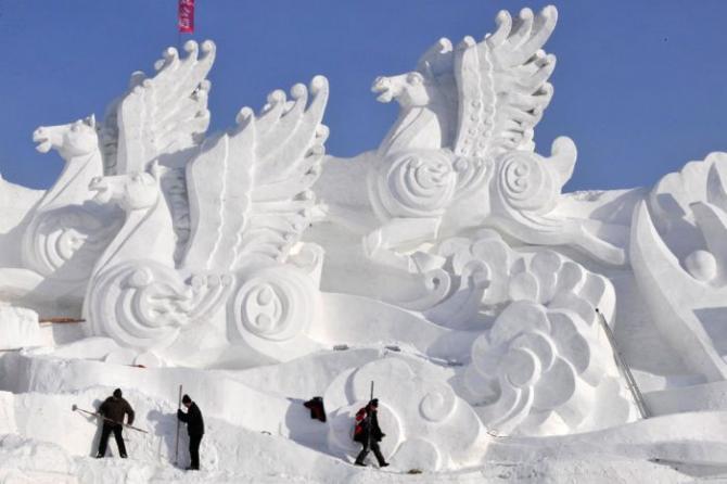 Festival Internacional De Hielo y Nieve en Harbin  2009  hielo  colores  esculturas