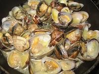 Almejas al ajillo