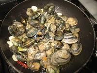 Almejas al ajillo