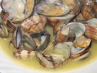 Almejas al ajillo