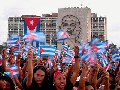 Medios falderos del capital giran la manivela por el fin del socialismo en Cuba (+ video)