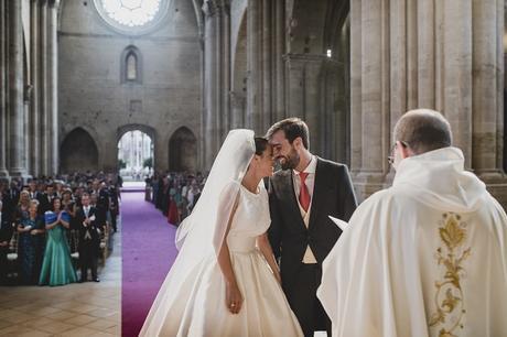 LAIA y  EDGAR: UNA ELEGANTE BODA CON CHISTERA