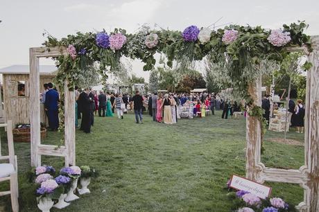 LAIA y  EDGAR: UNA ELEGANTE BODA CON CHISTERA