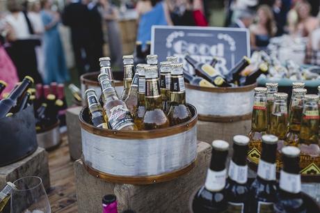 LAIA y  EDGAR: UNA ELEGANTE BODA CON CHISTERA