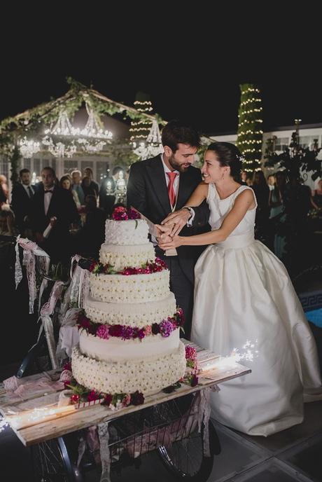 LAIA y  EDGAR: UNA ELEGANTE BODA CON CHISTERA
