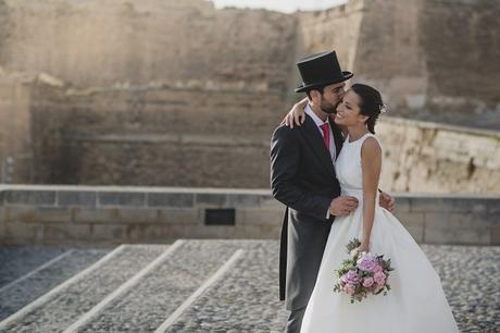 LAIA y  EDGAR: UNA ELEGANTE BODA CON CHISTERA