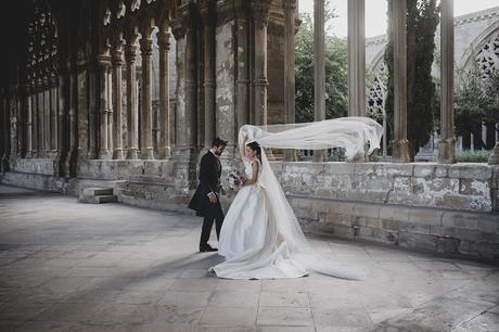 LAIA y  EDGAR: UNA ELEGANTE BODA CON CHISTERA