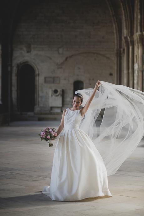 LAIA y  EDGAR: UNA ELEGANTE BODA CON CHISTERA