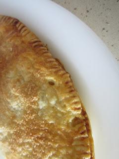 CRESTA GIGANTE DE MANZANA, CANELA Y SEMILLAS DE SÉSAMO AL JENGIBRE.