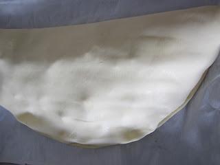 CRESTA GIGANTE DE MANZANA, CANELA Y SEMILLAS DE SÉSAMO AL JENGIBRE.