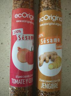 CRESTA GIGANTE DE MANZANA, CANELA Y SEMILLAS DE SÉSAMO AL JENGIBRE.