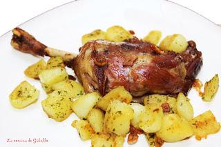 Confit de pato al horno con patatas