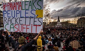 el villano arrinconado, humor, chistes, reir, satira, indignados, Paris