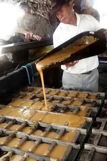 La panela entre las opciones para sustituir al azucar blanco refinado