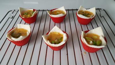 CANASTILLAS DE PAN DE MOLDE CON REVUELTO DE AJETES