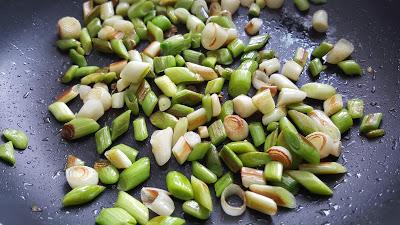 CANASTILLAS DE PAN DE MOLDE CON REVUELTO DE AJETES