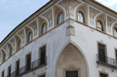 BLACK & WHITE BLACK & WHITE