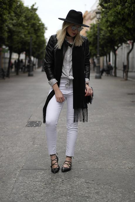 BLACK & WHITE BLACK & WHITE