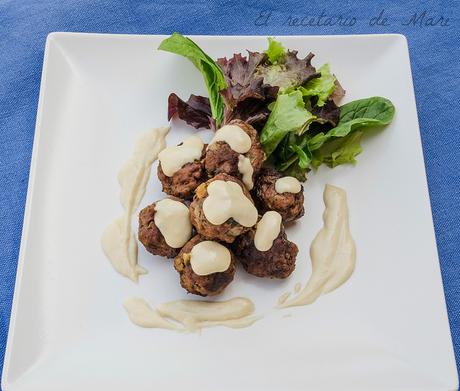 albondigas de ternera con salsa de queso