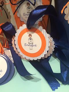 Recordatorios y detalles de comunión niño