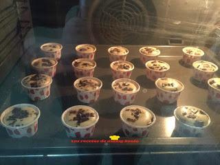 MAGDALENAS CON TROCITOS DE CHOCOLATE