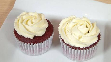 4 deliciosas recetas de cremas para decorar cupcakes