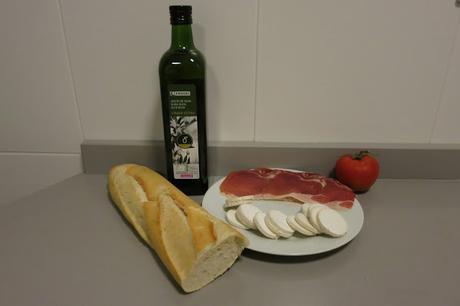 Tosta de jamón y queso de cabra