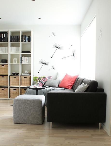 Un salón BLANCO Y NEGRO con un toque FLUOR!