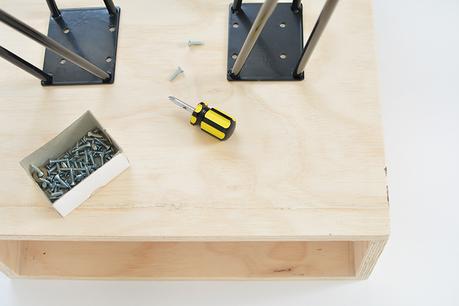 DIY: MESA DE MADERA Y PATAS DE HORQUILLA