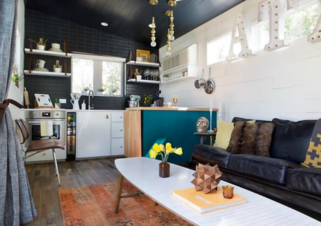 Un Home Tour diferente de una tiny mobile house