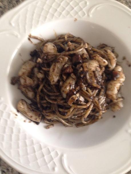 receta, cocina, blog de cocina, blog solo yo, solo yo, espaguetis, Spaguettis, Pasta, Spaguettis Negros, Espaguetis Negros, Espaguetis negros con Sepia, Sepia, QueComemosHoy, PasoAPaso, ComoSeHizo, 