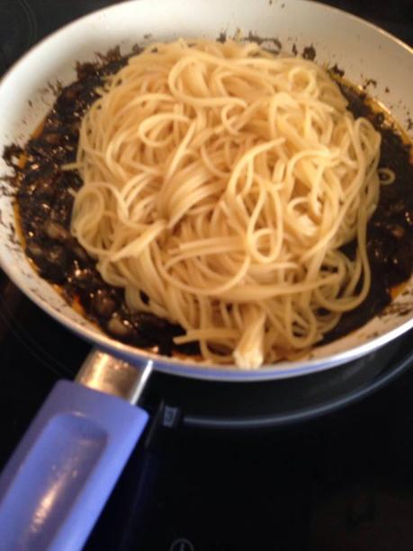 receta, cocina, blog de cocina, blog solo yo, solo yo, espaguetis, Spaguettis, Pasta, Spaguettis Negros, Espaguetis Negros, Espaguetis negros con Sepia, Sepia, QueComemosHoy, PasoAPaso, ComoSeHizo, 