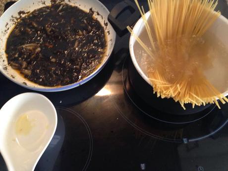 receta, cocina, blog de cocina, blog solo yo, solo yo, espaguetis, Spaguettis, Pasta, Spaguettis Negros, Espaguetis Negros, Espaguetis negros con Sepia, Sepia, QueComemosHoy, PasoAPaso, ComoSeHizo, 