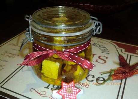 Queso marinado picante