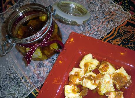 Queso marinado picante